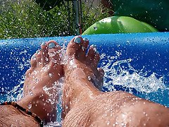 Aquatic foot pampering