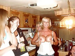 Older tart getting nude