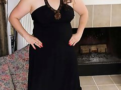 Dressed to undressed from OlderWomanFun