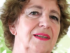 German mature slut having sex with herself