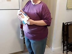 Blonde older lady is playing with her vagina