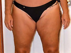 Juiciest mature gilf is spreading her lips on pix